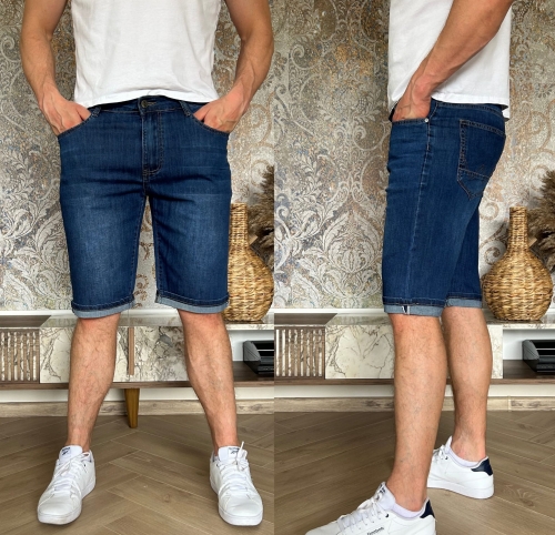 Krótkie męskie jeansowe spodenki.jpg