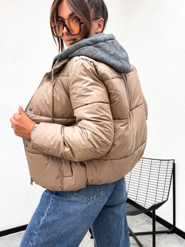 Pikowana kurtka damska z kapturem