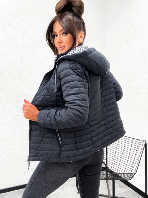 Czarna pikowana kurtka damska wiosenna