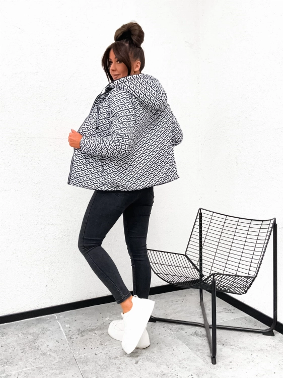 Lekka wiatrowka kurtka damska zapinana na suwak