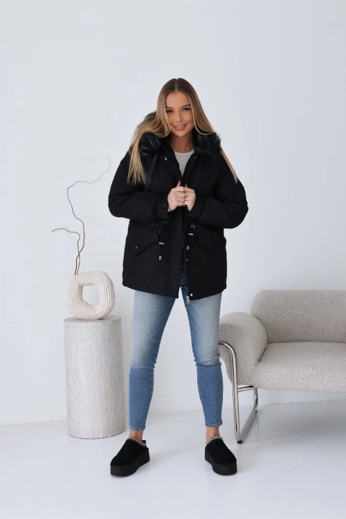 Zimowa ocieplana kurtka damska podszyta misiem kolor czanry