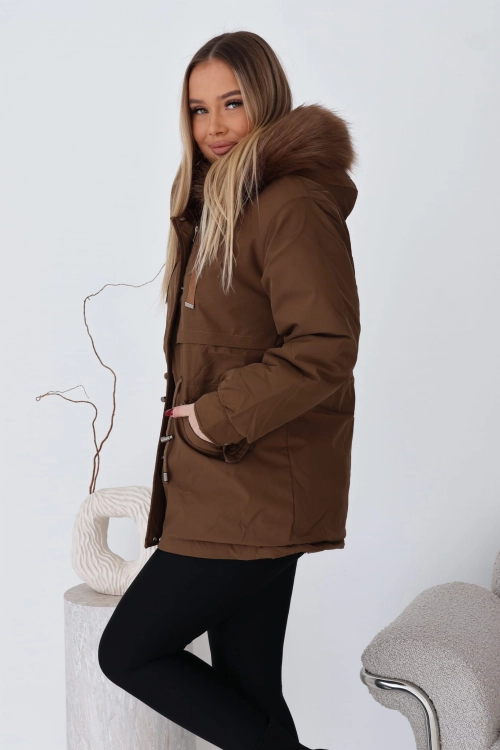 Ciepla kurtka damska model zimowy w kolorze brazowym