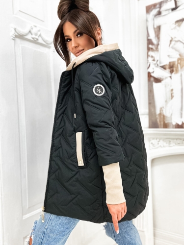 Zbliżenie na bawełniany ściągacz 15 cm w czarnej kurtce wiosennej.