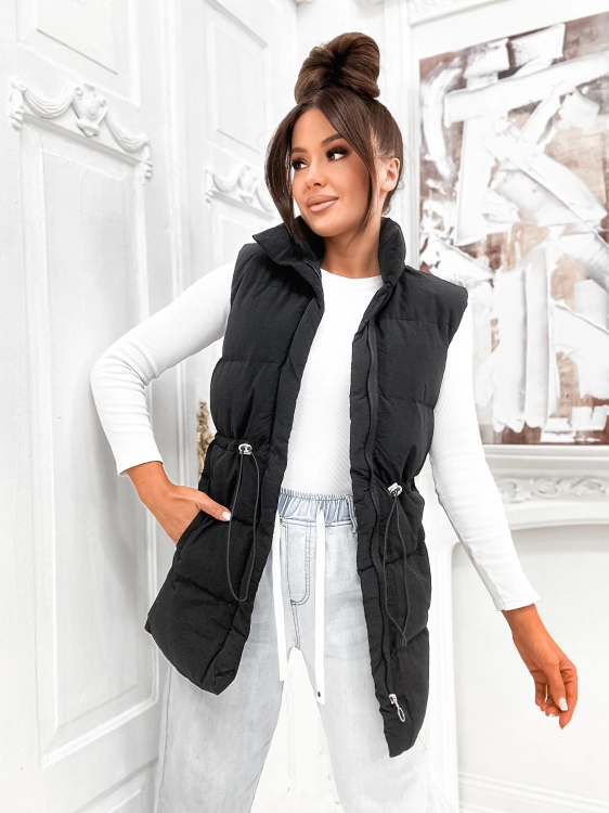 Wiosenna damska kamizelka pikowany bezrekawnik w kolorze czarnym.