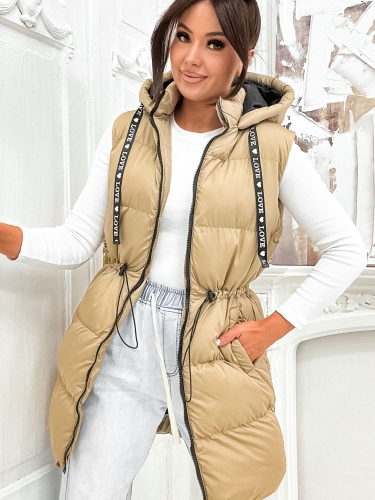 Jasnobeżowa kamizelka damska pikowana z kapturem i gumowym ściągaczem w talii