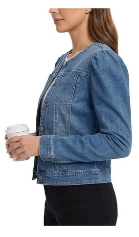 Modelka w jeansowej kurtce damskiej wiosennej